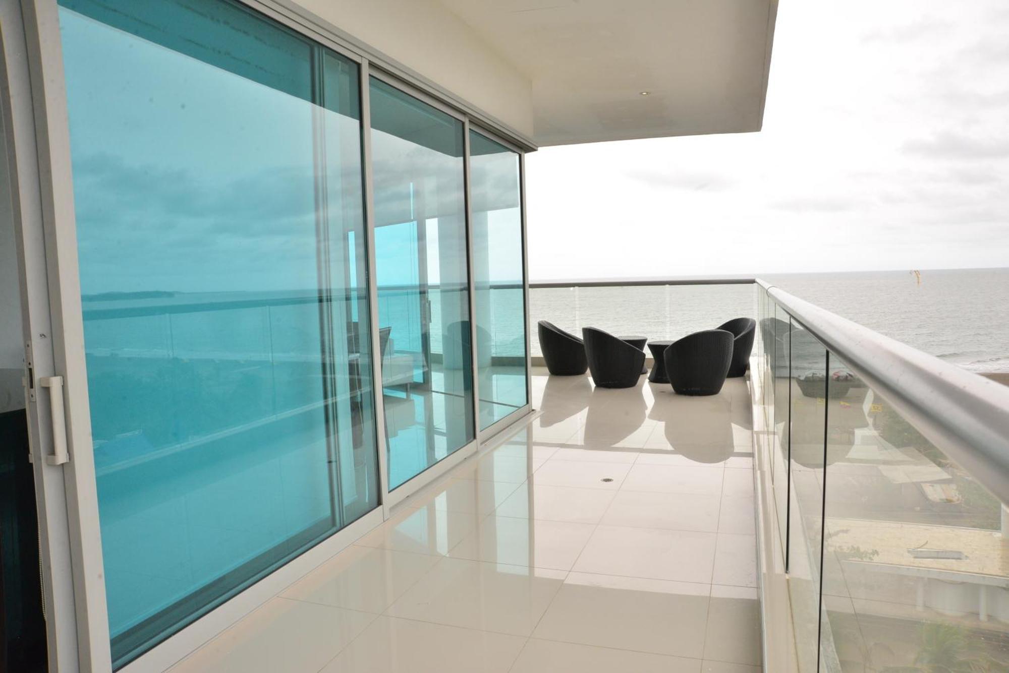 Moderno 3 Alcobas Frente A Playa * Cartagena