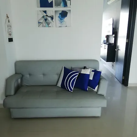 Apartamento Moderno 3 Alcobas Frente A Playa *